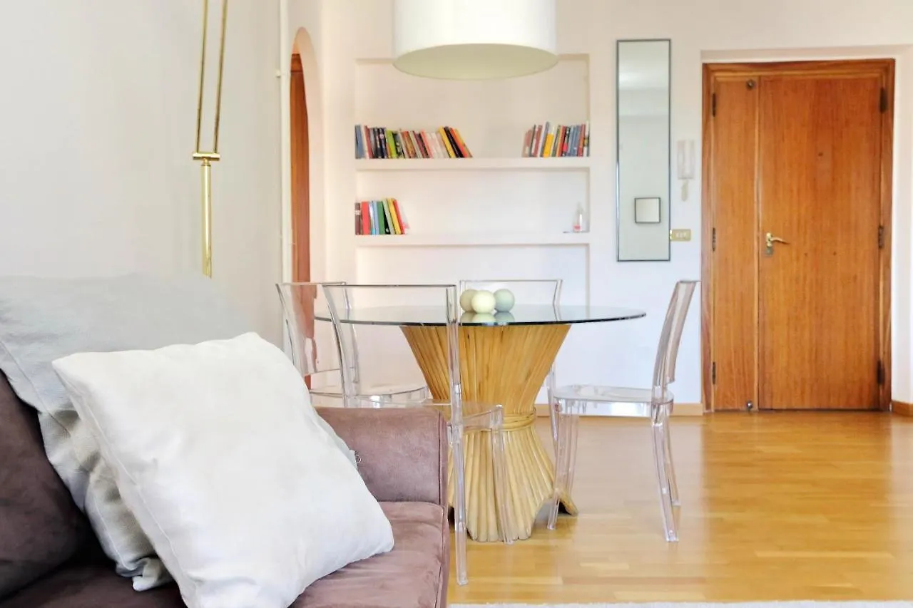 Apartment Ych-Confortevole Appartamento Vicino Ponte Milvio Rome Italy