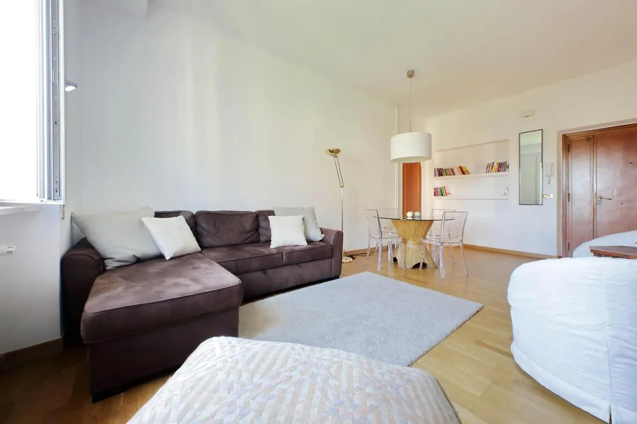 Ych-Confortevole Appartamento Vicino Ponte Milvio Roma 0*,